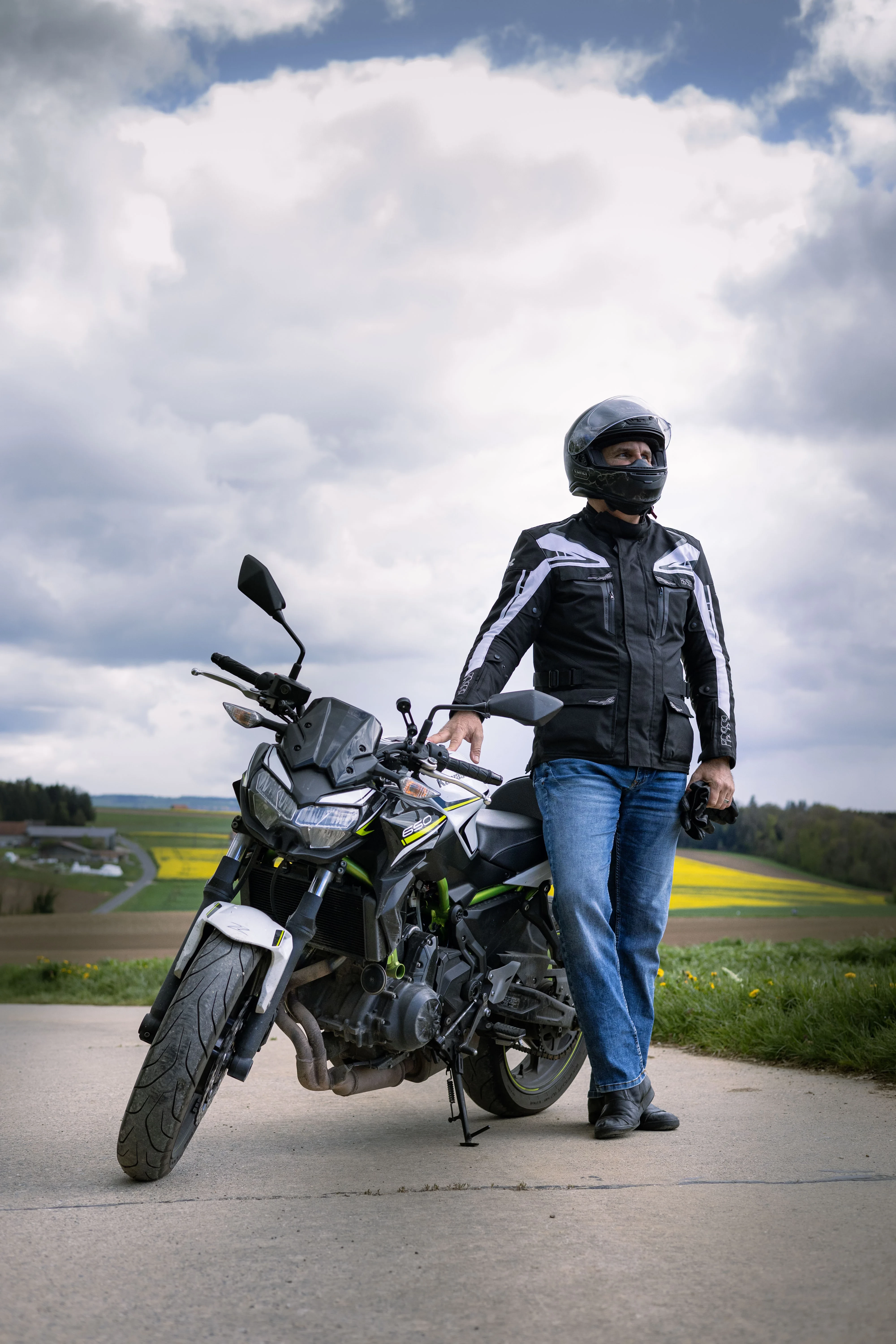 Photo motard équipé Photo motard équipé